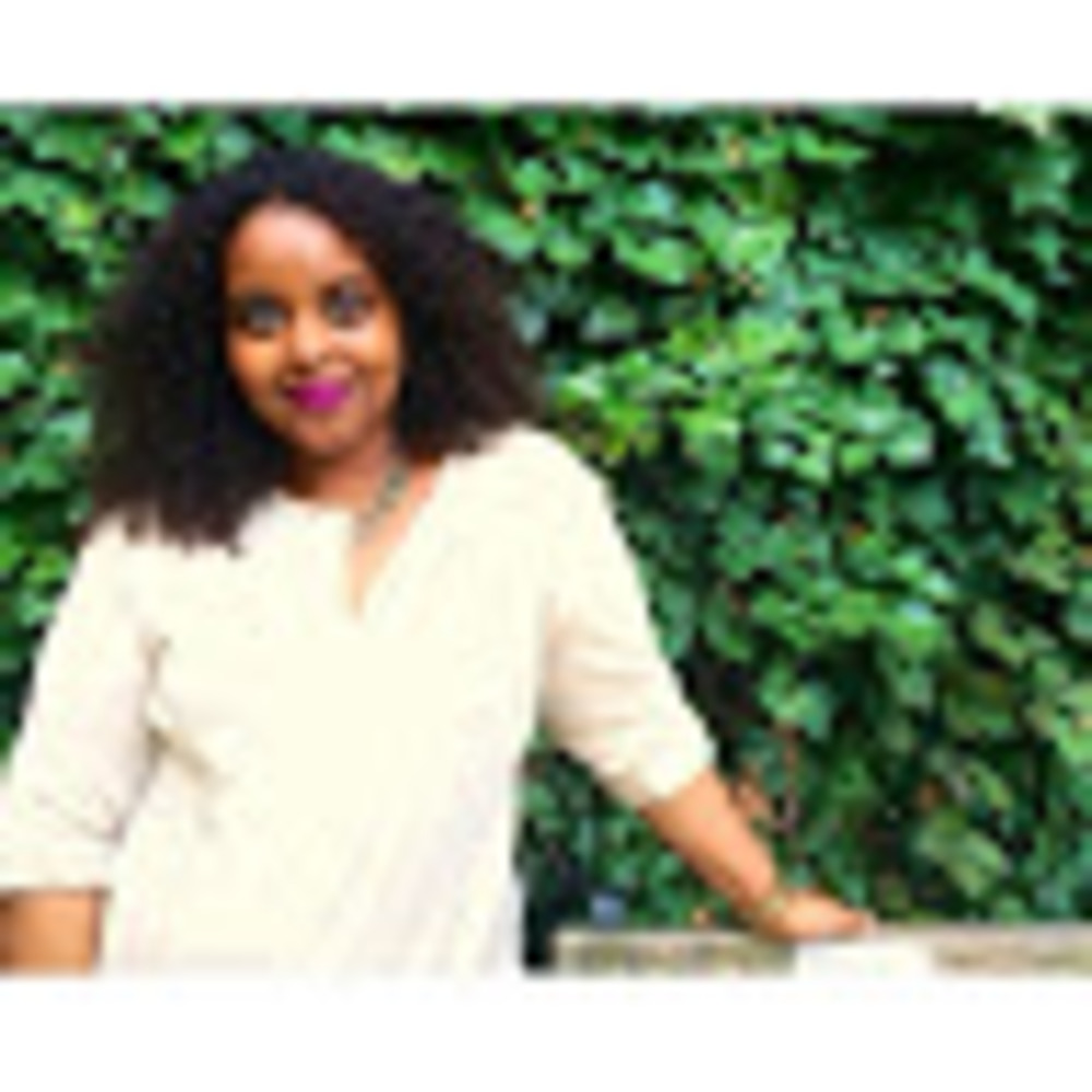 Meet your Posher, Mona